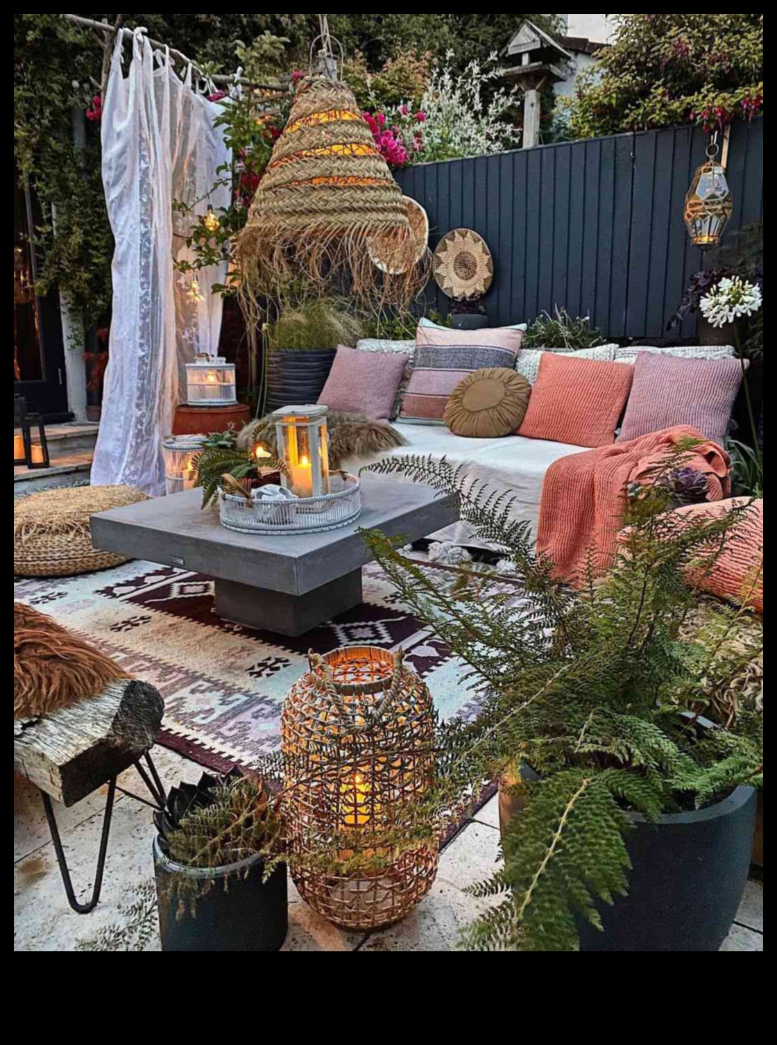 Minuni capricioase Peste 50 de idei de decorare a grădinii pentru a-ți amenaja spațiul 5 Minuni capricioase: Îmbunătățiți-vă spațiul cu decor de grădină