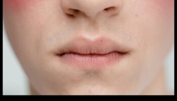 Minimizarea porilor: strategii eficiente pentru un ten neted și rafinat